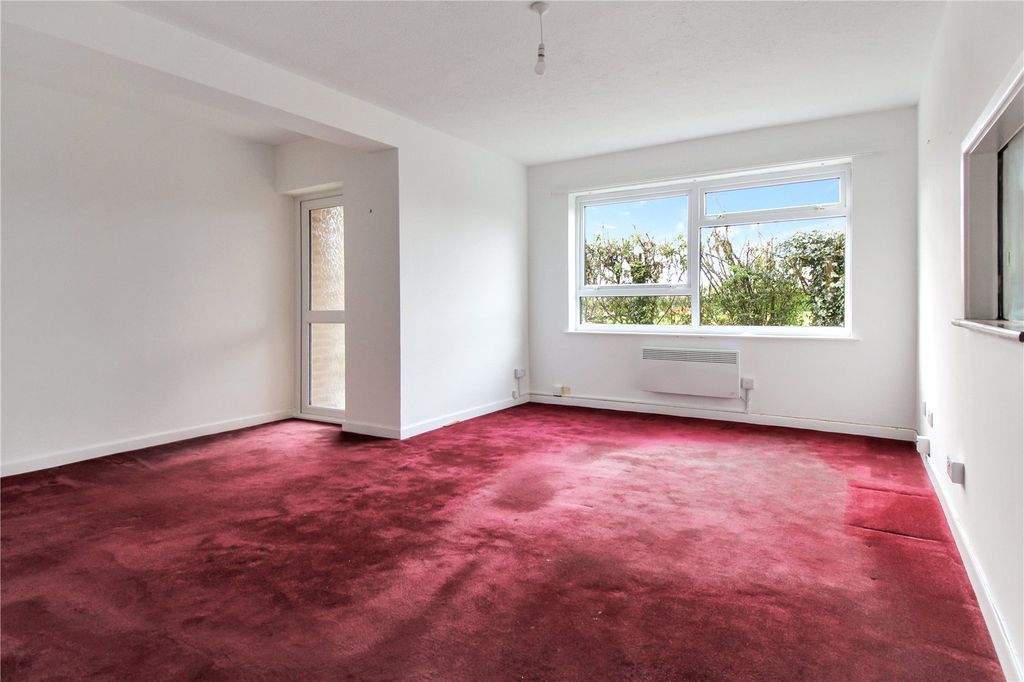 Property photo 3 of 8 Picture No. 05