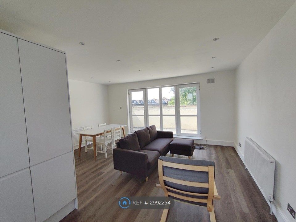 Property photo 3 of 7 Living Room
