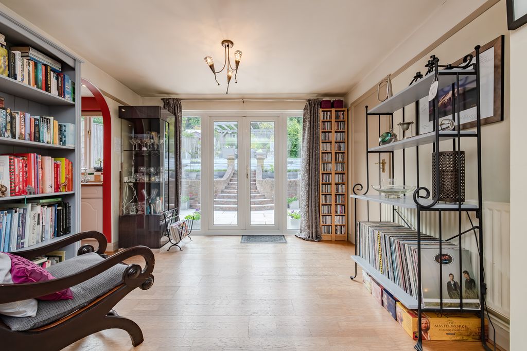 Property photo 3 of 17