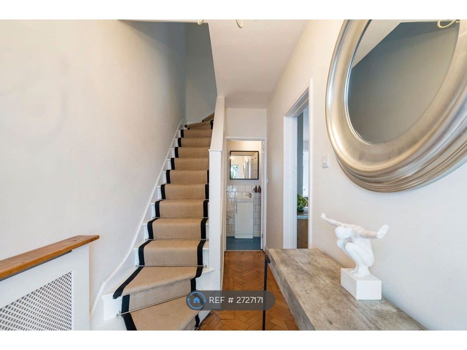 Property photo 2 of 35