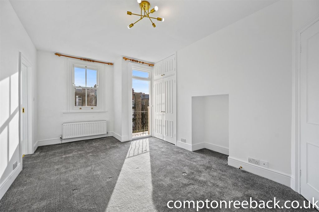 Property photo 3 of 10 Bedroom