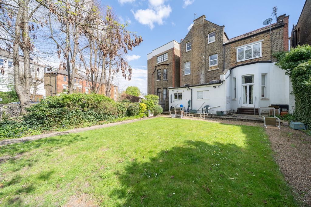 Property photo 2 of 14