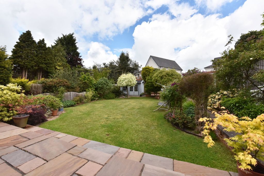 Property photo 2 of 35
