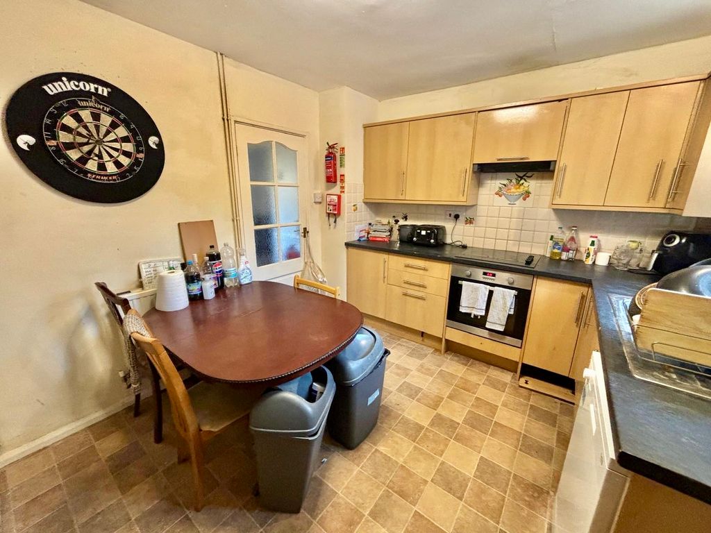 Property photo 2 of 11 Image
