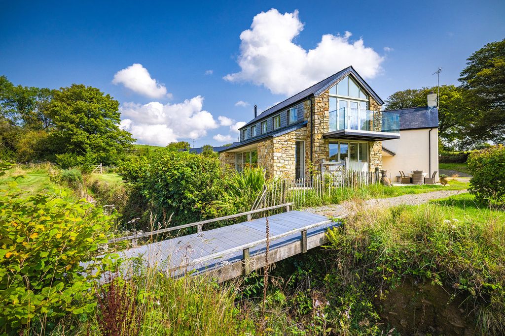 Property photo 2 of 46