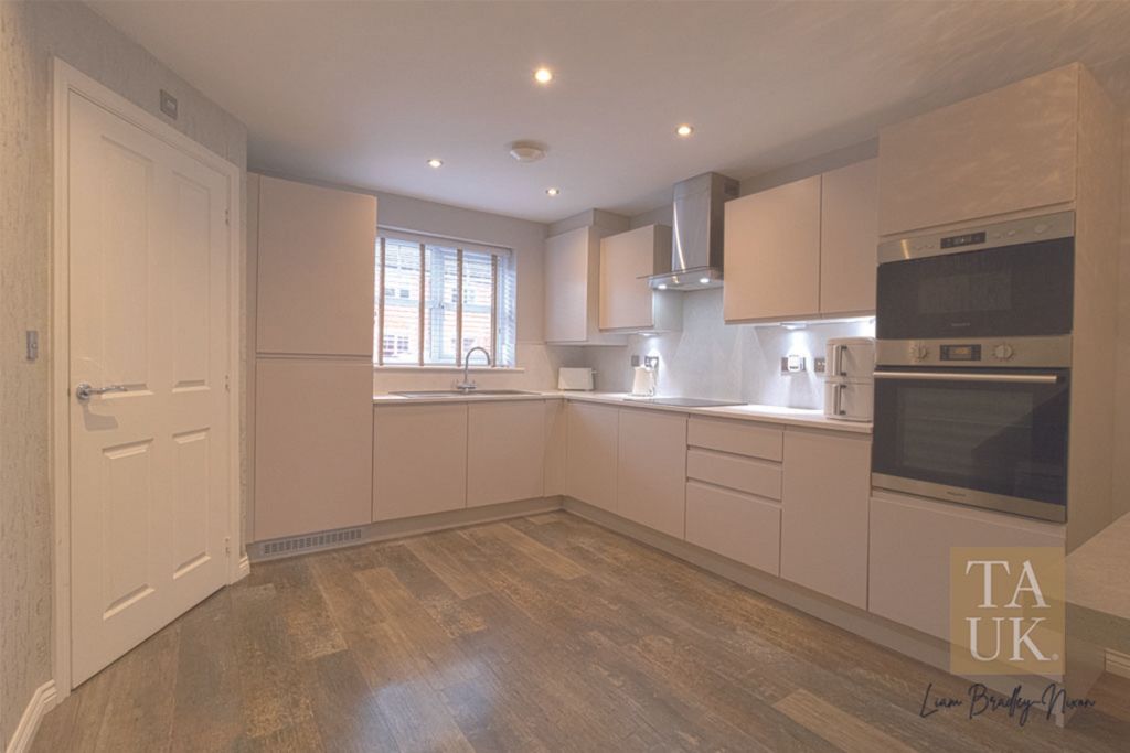 Property photo 2 of 24