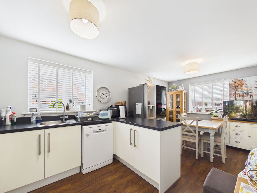 Property photo 3 of 21