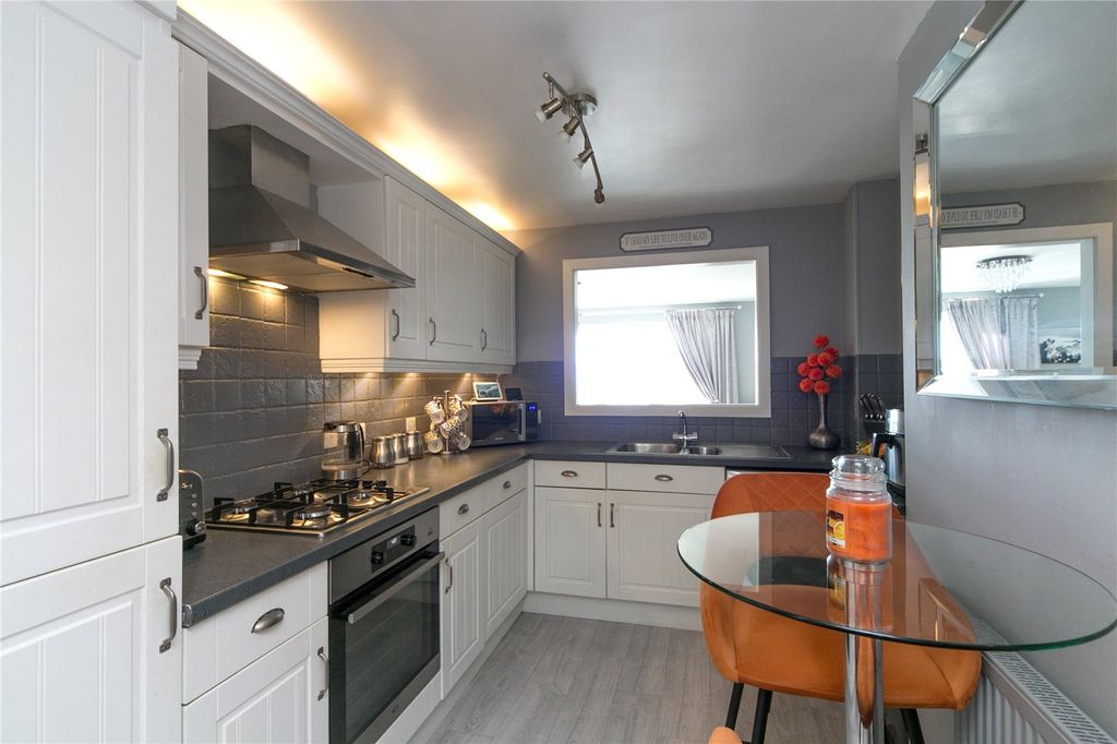 Property photo 3 of 23 Picture No. 25