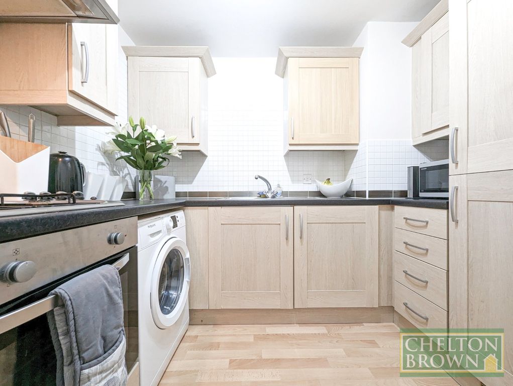 Property photo 2 of 28 Kitchen