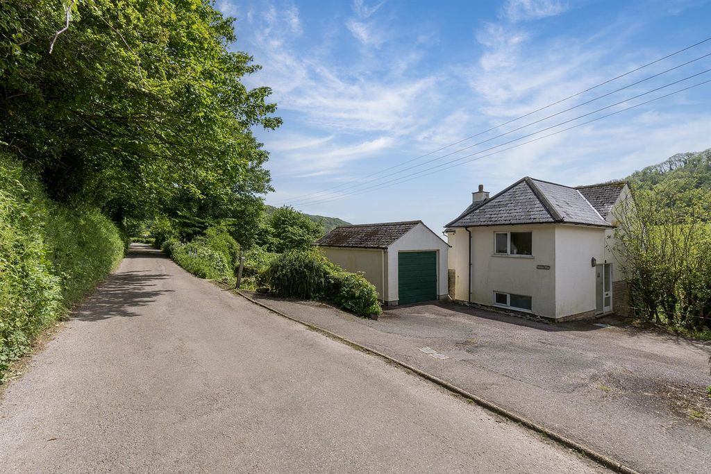 Property photo 2 of 32