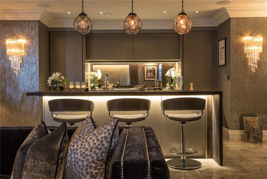 Property photo 3 of 26 Kitchen