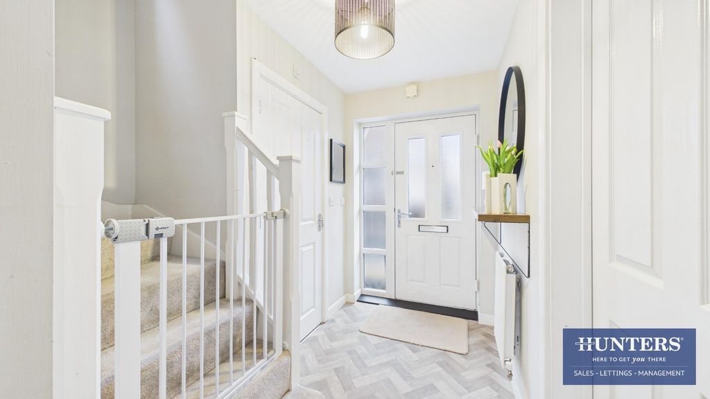 Property photo 3 of 20 Hallway