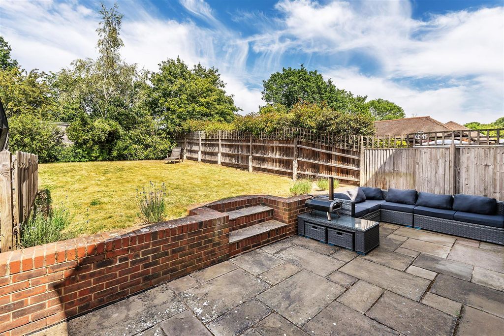 Property photo 3 of 44 5-Gainsford-Place-2.Jpg