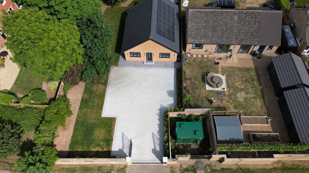 Property photo 2 of 22