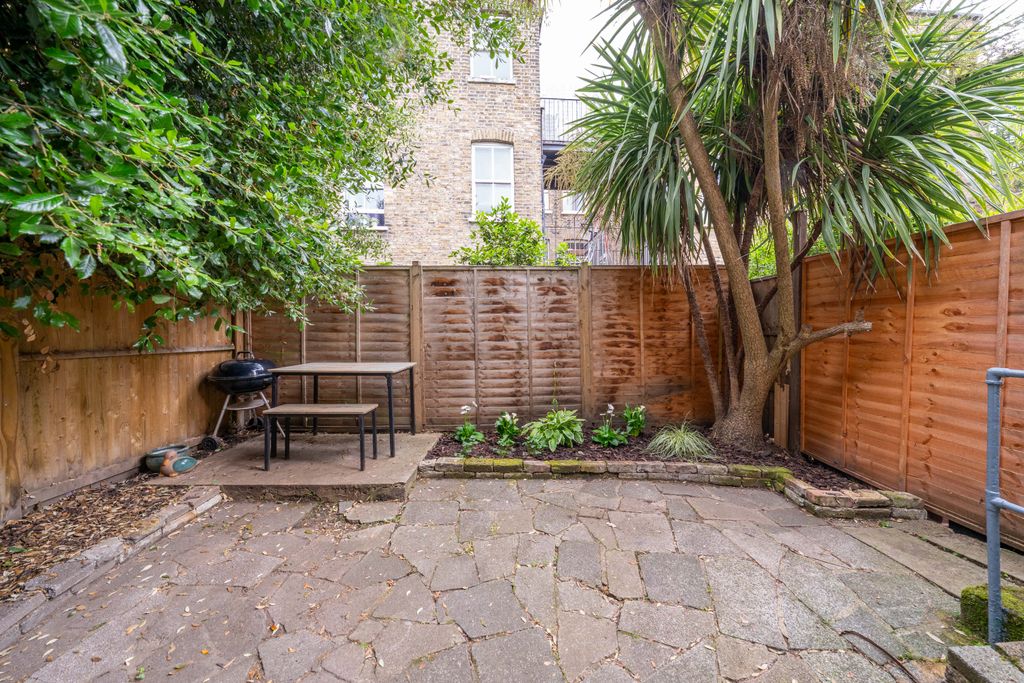 Property photo 3 of 18