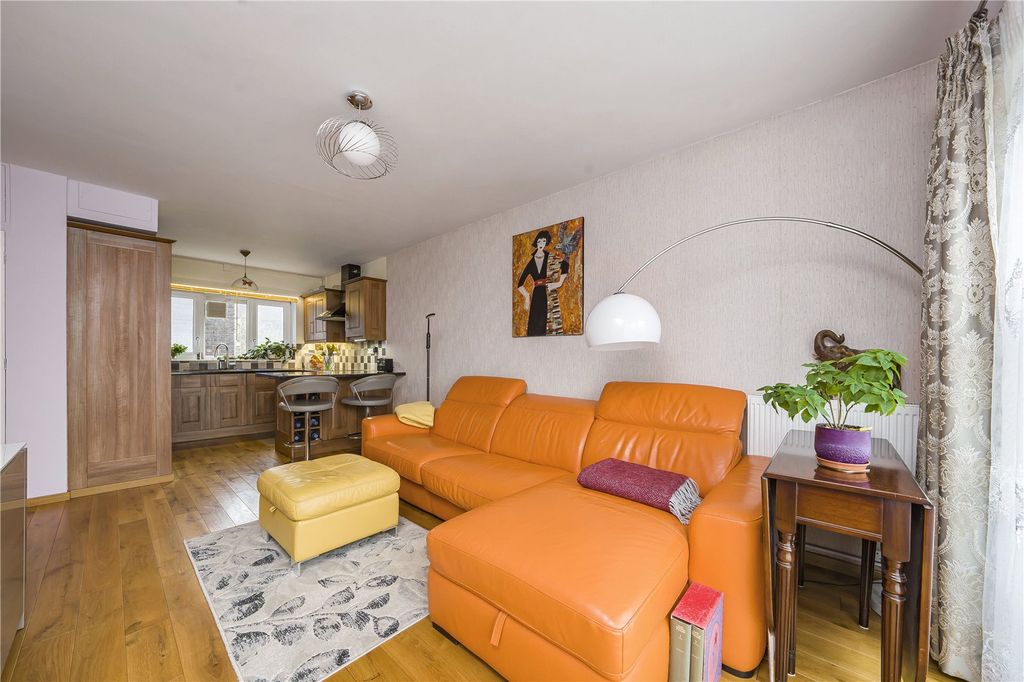 Property photo 3 of 13 Picture No. 02