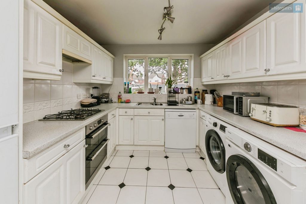 Property photo 3 of 20 Pbox-Img.Jpg