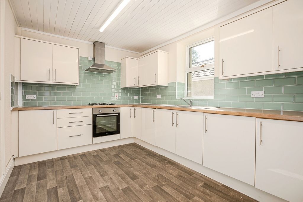 Property photo 2 of 17 Photo