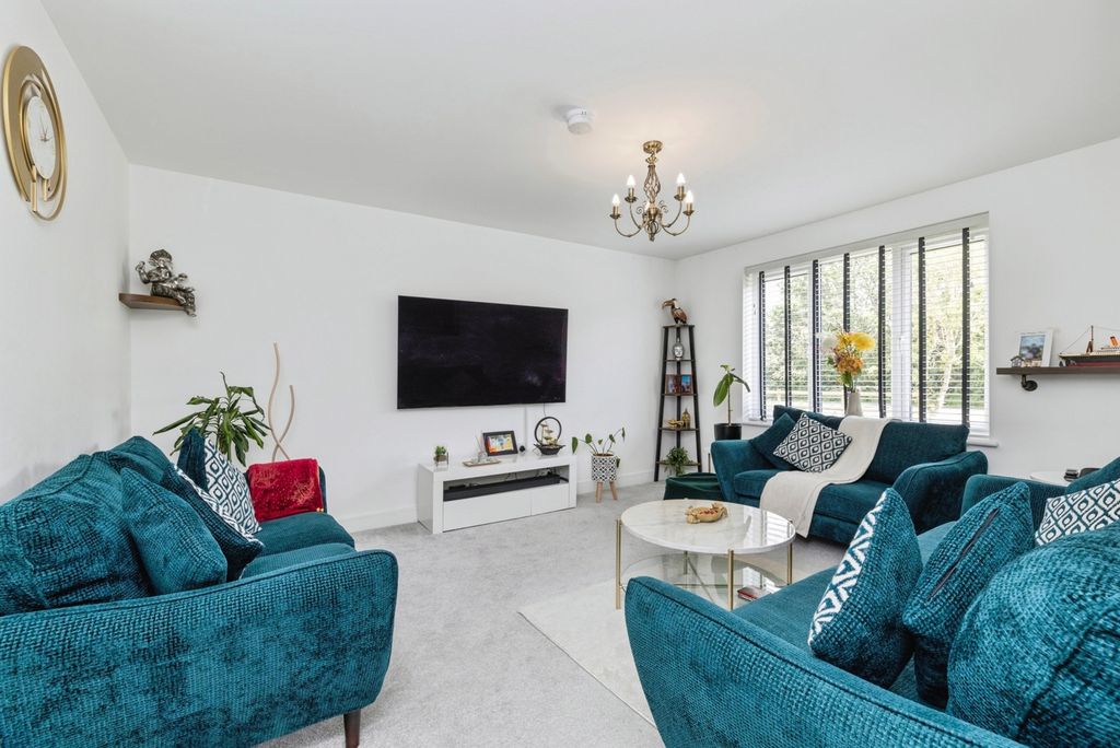 Property photo 3 of 19 Pbox-Img.Jpg