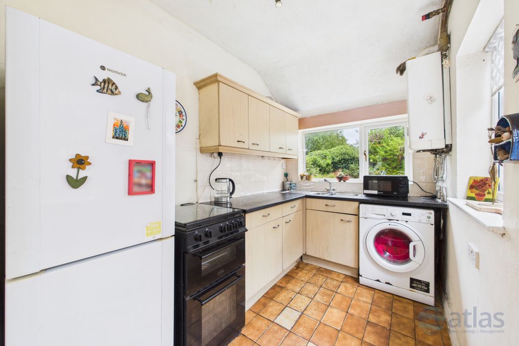 Property photo 3 of 19 Kitchen