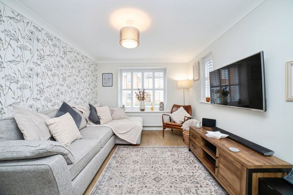 Property photo 2 of 21 Pbox-Img.Jpg