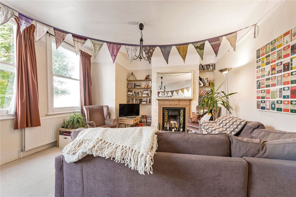 Property photo 3 of 8 Picture No. 18