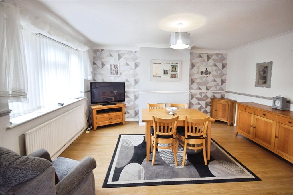 Property photo 3 of 18 Dining Room