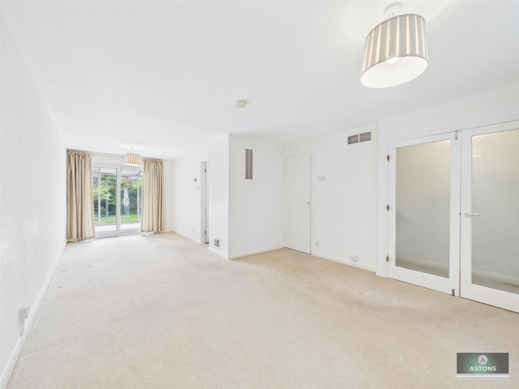 Property photo 2 of 16 Cam02067G0-Pr0274-Still002.Jpg