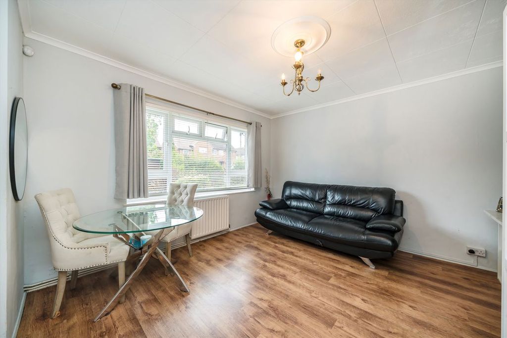 Property photo 2 of 6