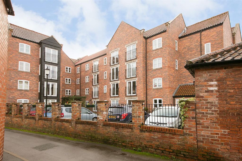 Property photo 1 of 6 008 - All Saint Court.Jpg