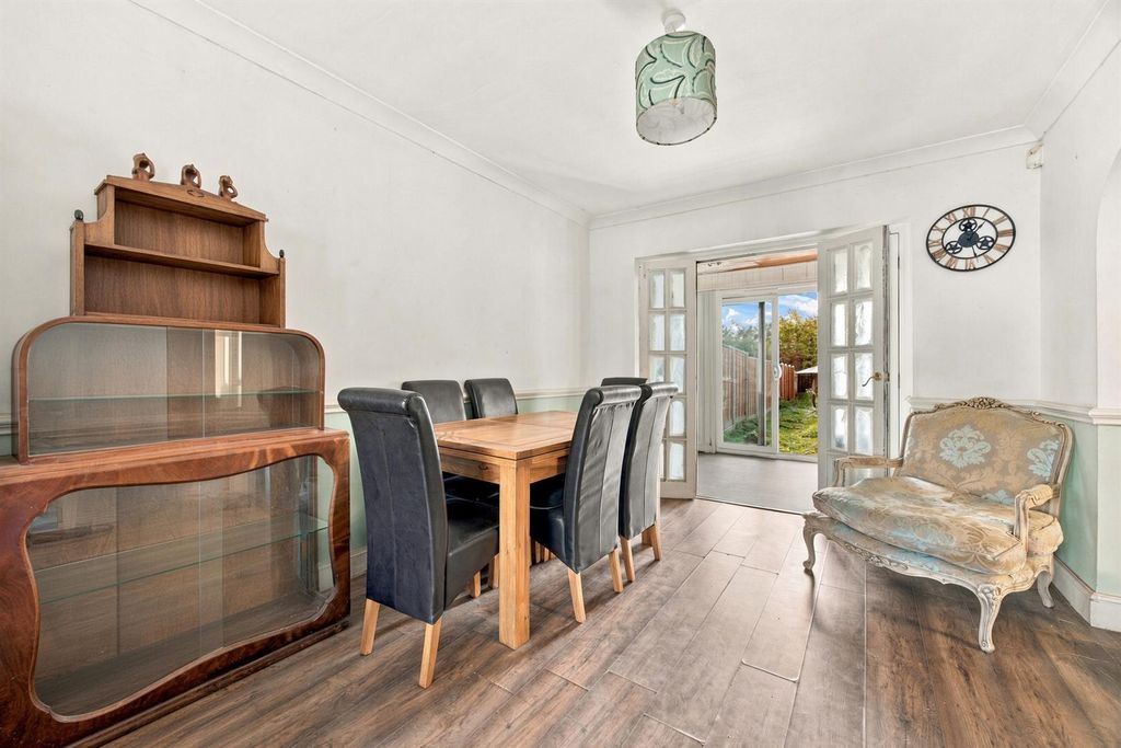 Property photo 3 of 12 Dining Area