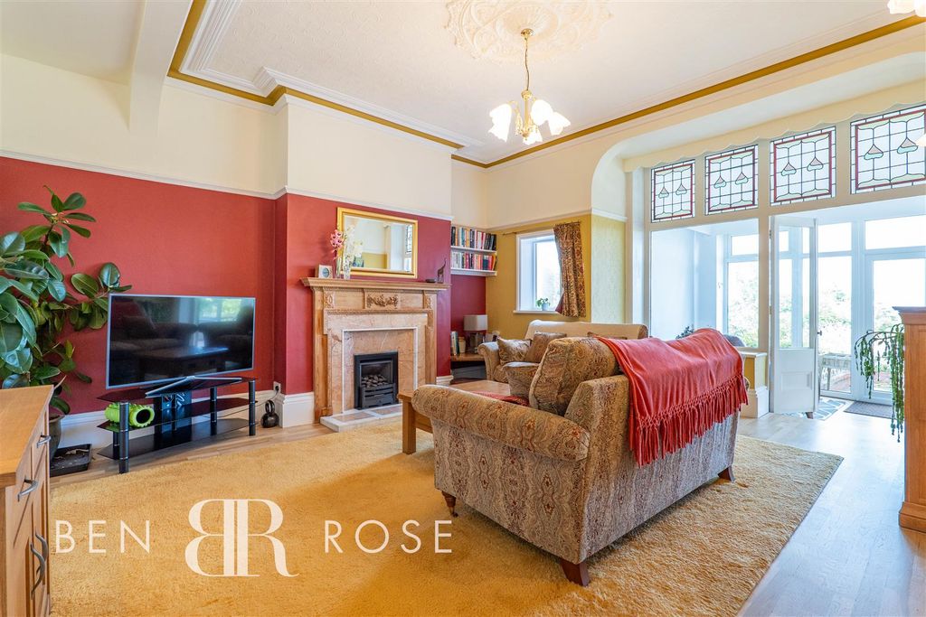 Property photo 2 of 44 Drawing Room