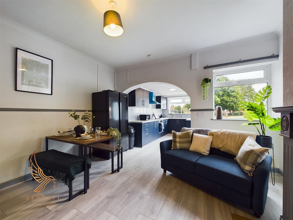 Property photo 3 of 8 Cam03976G0-Pr0024-Still012.Jpg