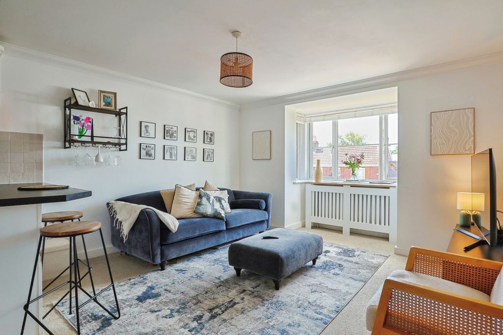Property photo 2 of 15 Pbox-Img.Jpg