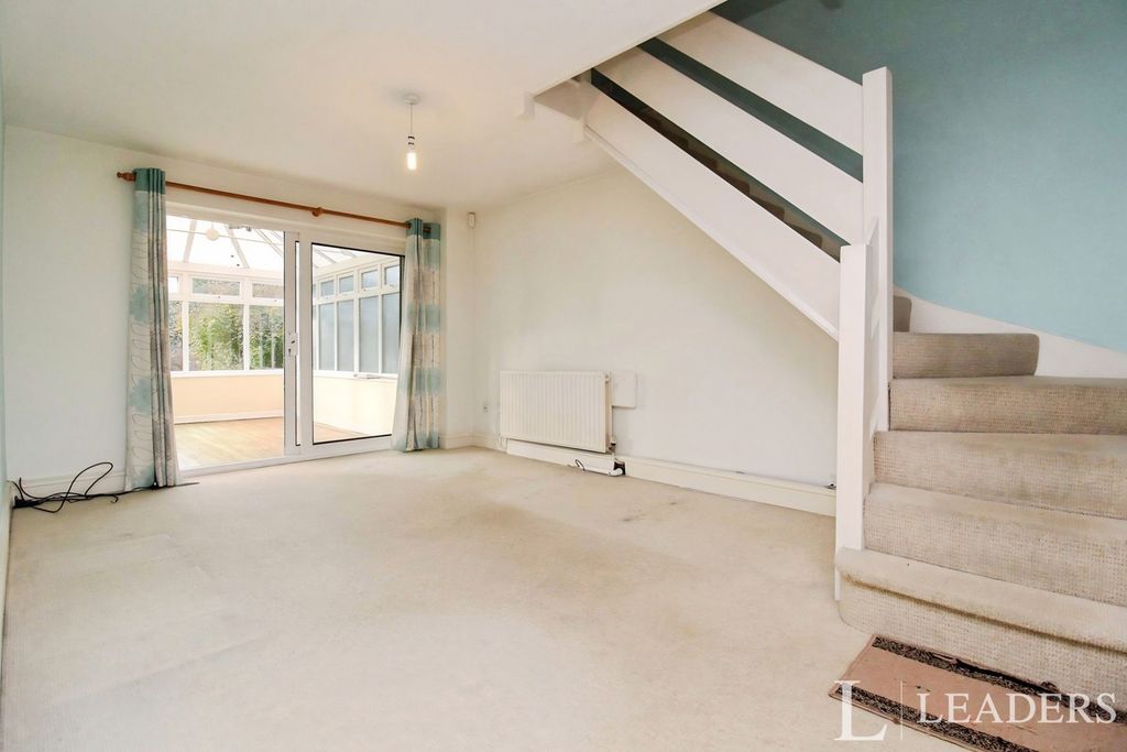 Property photo 3 of 10 Living Room