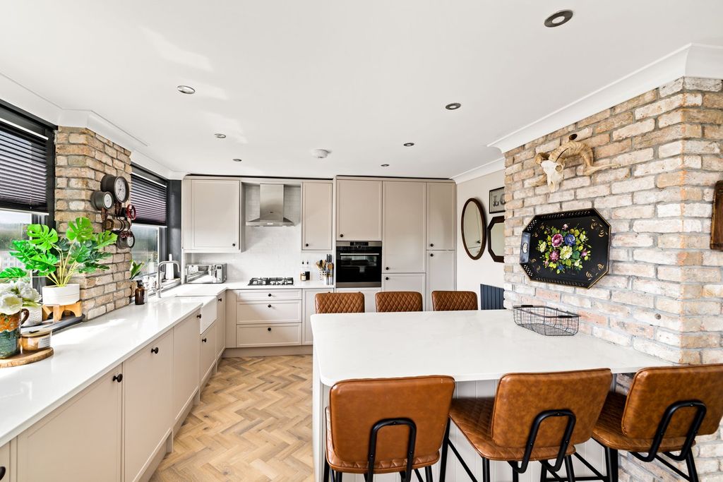 Property photo 3 of 12 Kitchen/Diner