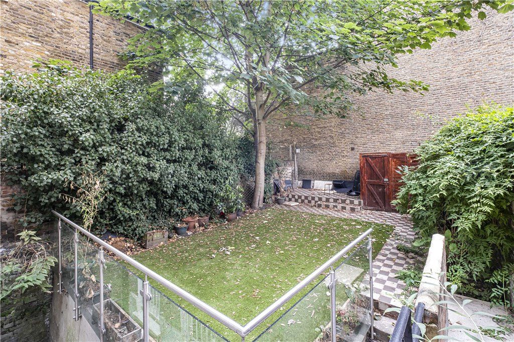 Property photo 3 of 10 Garden