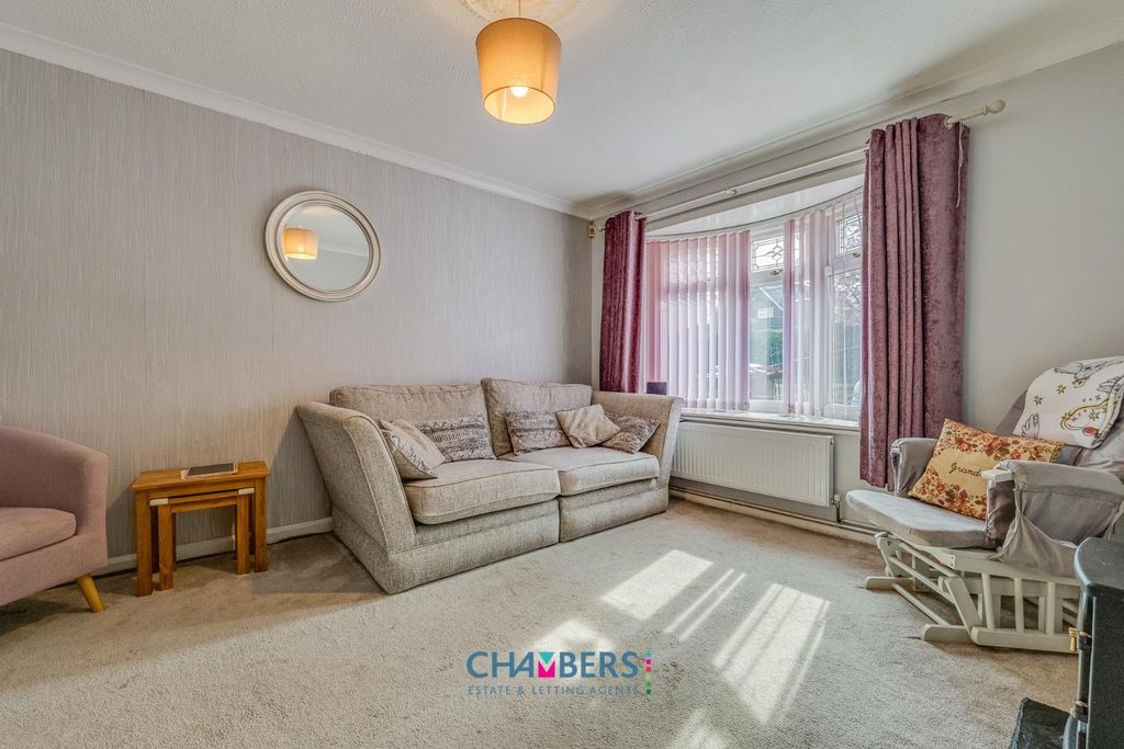 Property photo 2 of 40 Lounge