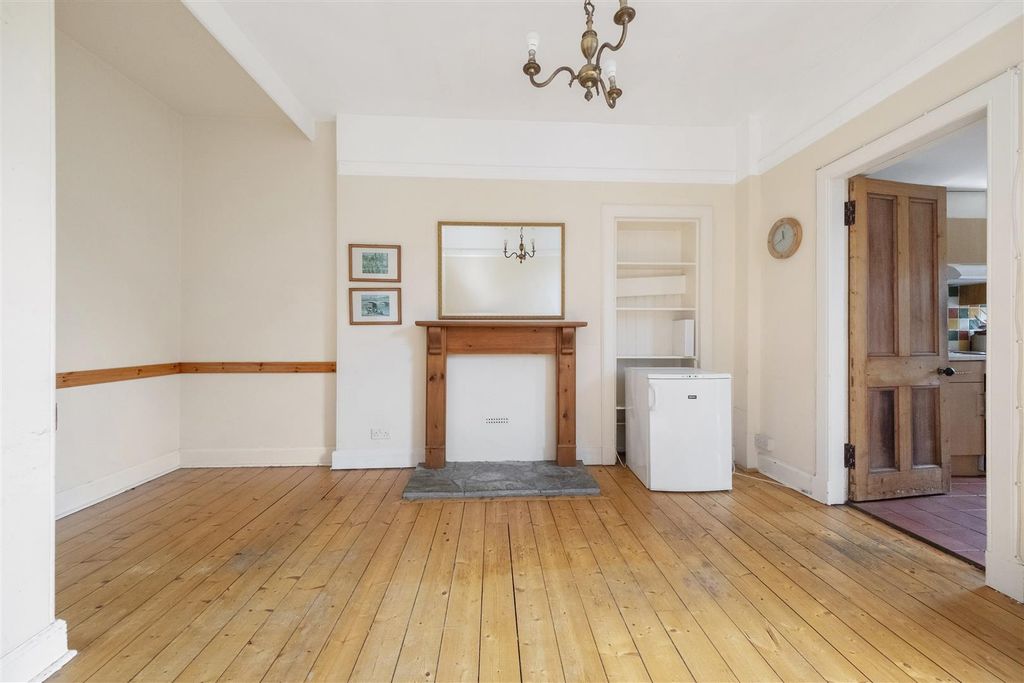 Property photo 3 of 26