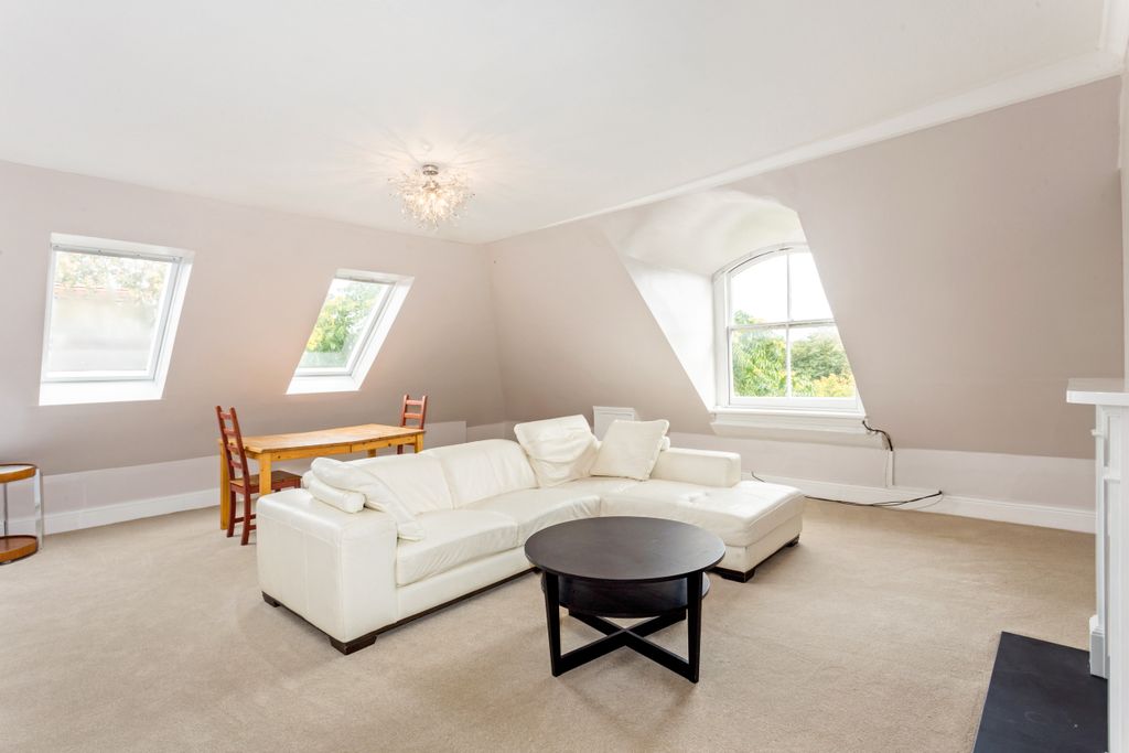 Property photo 2 of 9 F4 9 Cambridge Park