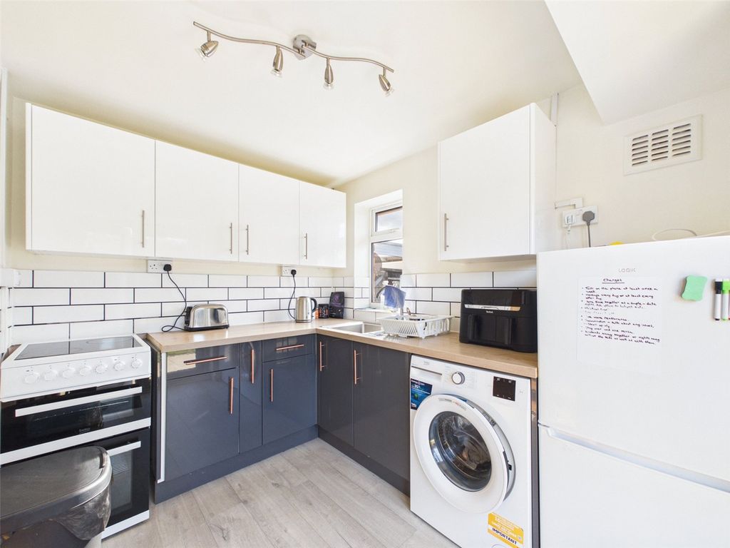 Property photo 3 of 10 Picture No. 05