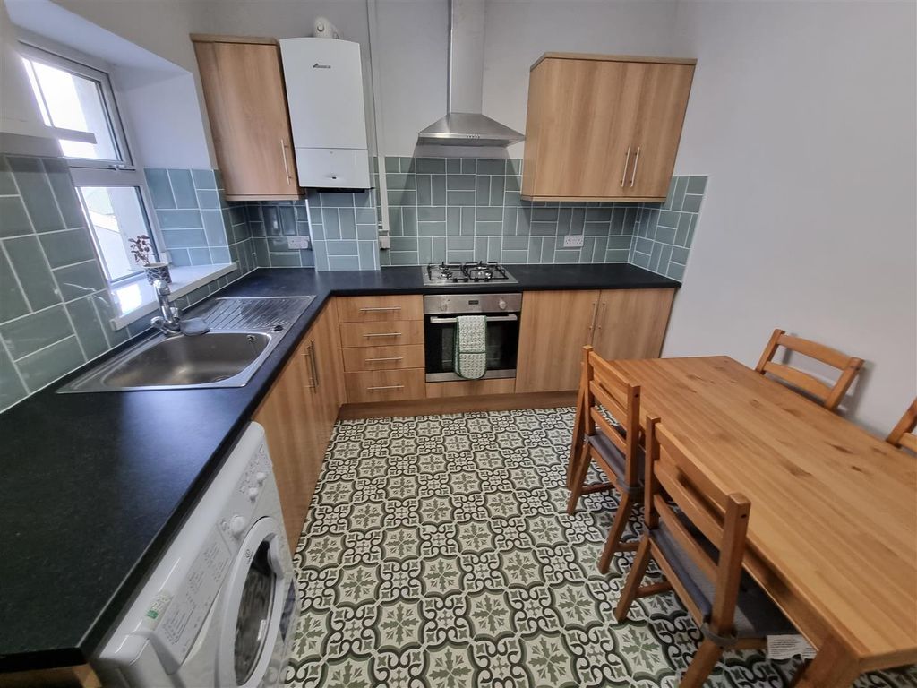 Property photo 2 of 7 14697.Jpg