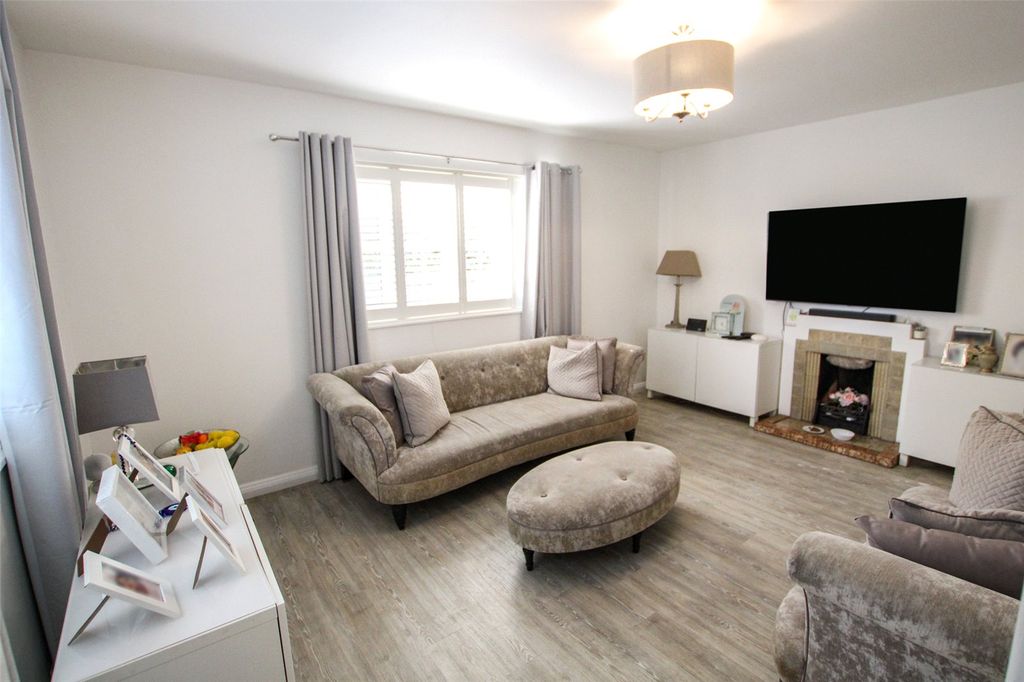 Property photo 2 of 17 Picture No. 05