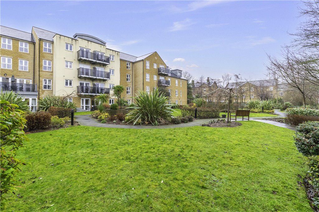 Property photo 1 of 25 Communal Gardens