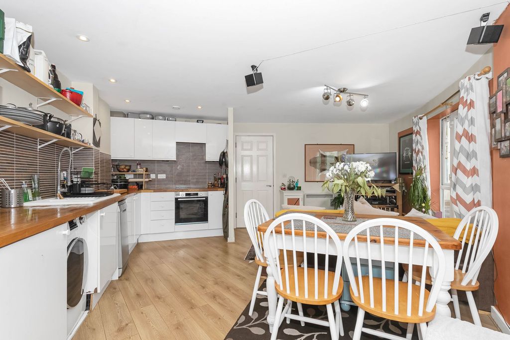 Property photo 2 of 21 Photo 7