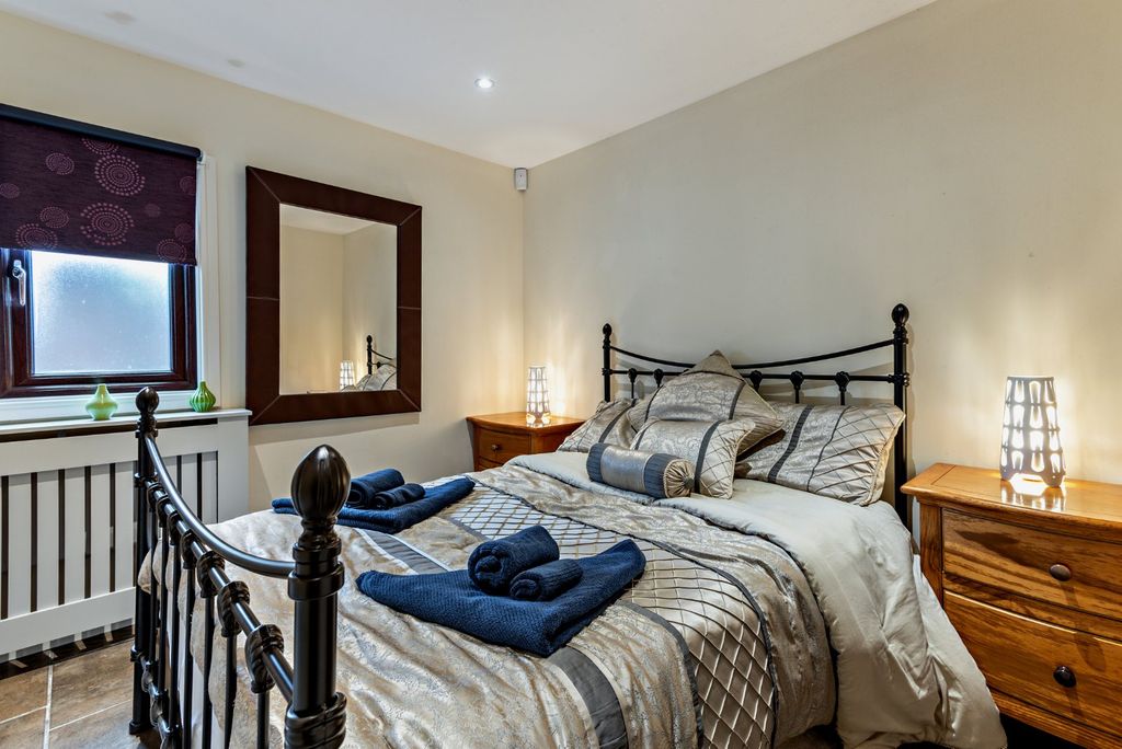 Additional image 13 of 5 bed detached house for saleWestley Mill, Binfield, Bracknell, Berkshire RG42