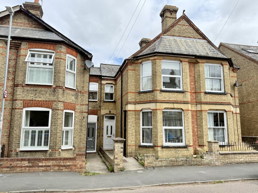 Property photo 1 of 12