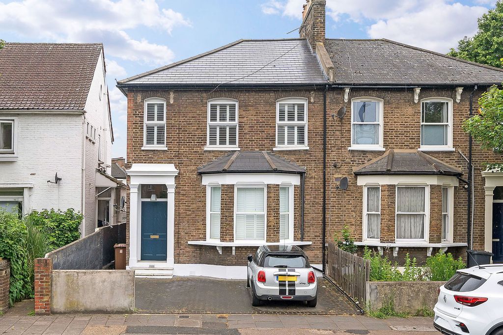 Property photo 1 of 24