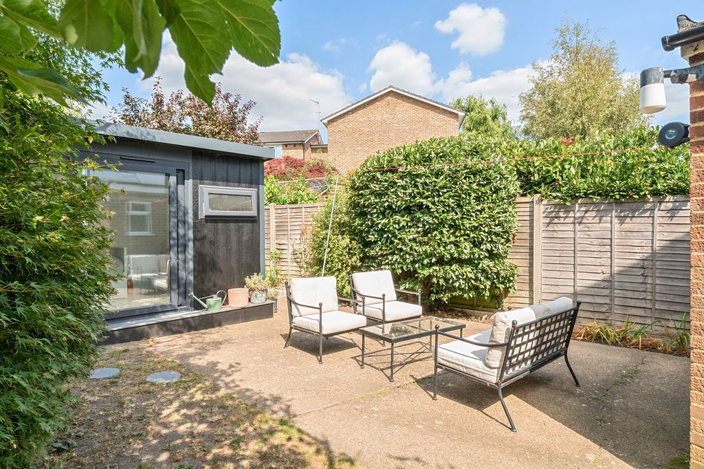 Property photo 2 of 13 Garden