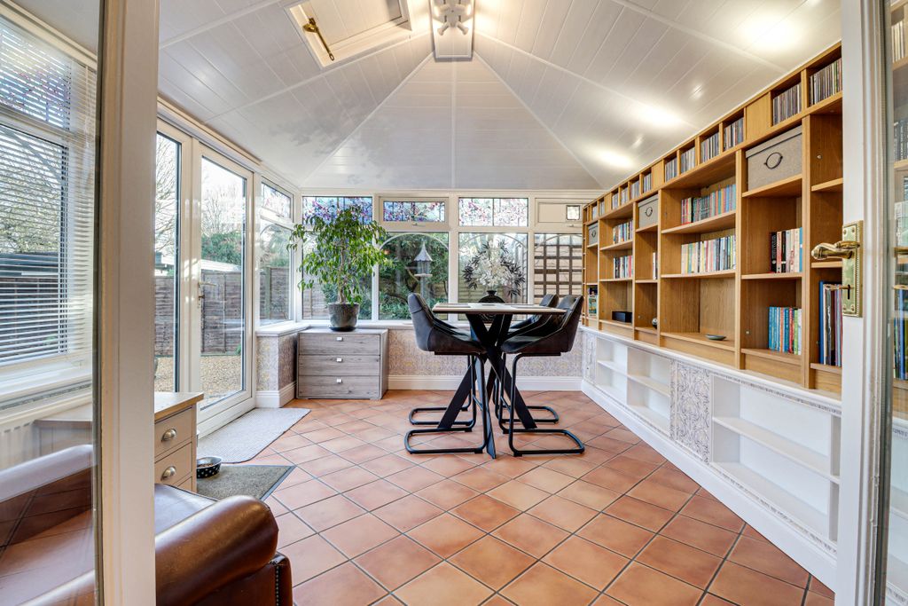 Property photo 3 of 20 Conservatory